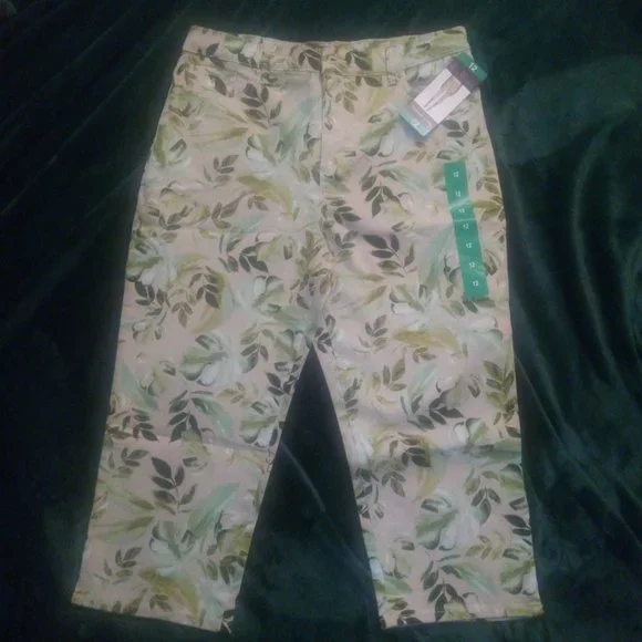 NWT Gloria Vanderbilt Amanda Capri Jeans in Stonewood & Palm Jungle Print Sz 12 - Picture 9 of 14